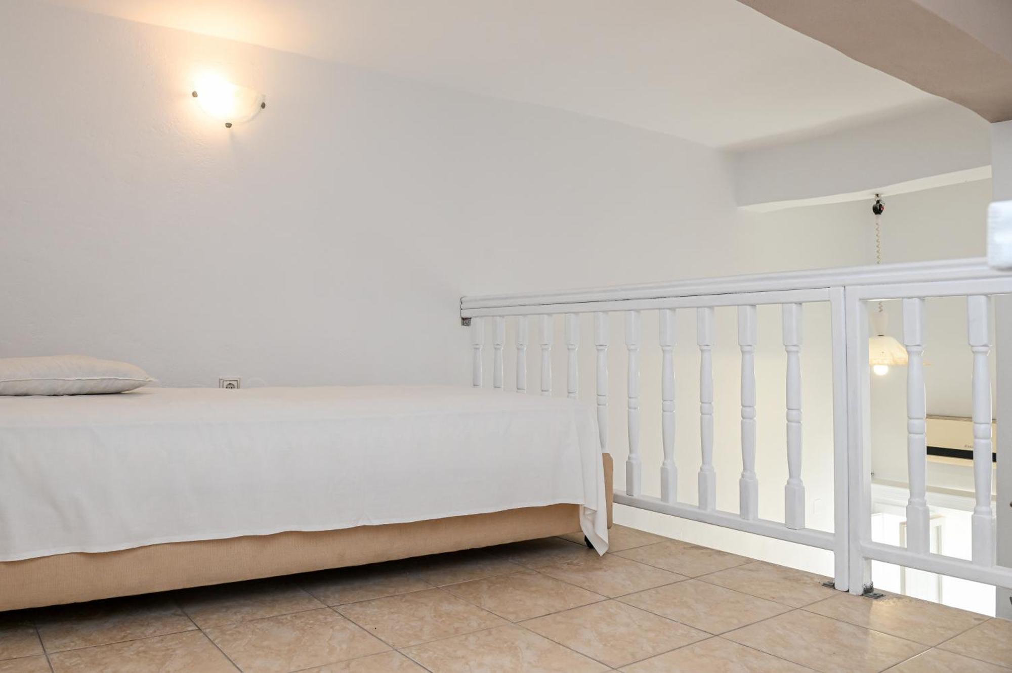 Vinas Place City Center Fira  Bagian luar foto